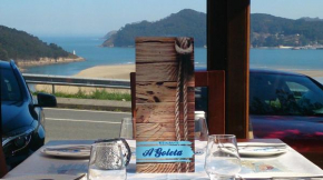 Отель Hospedaje A Goleta  Porto do Barqueiro